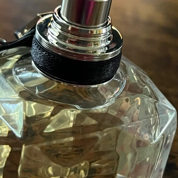 Yves Saint Laurent Black Box Packaging - Picture 11 of 12